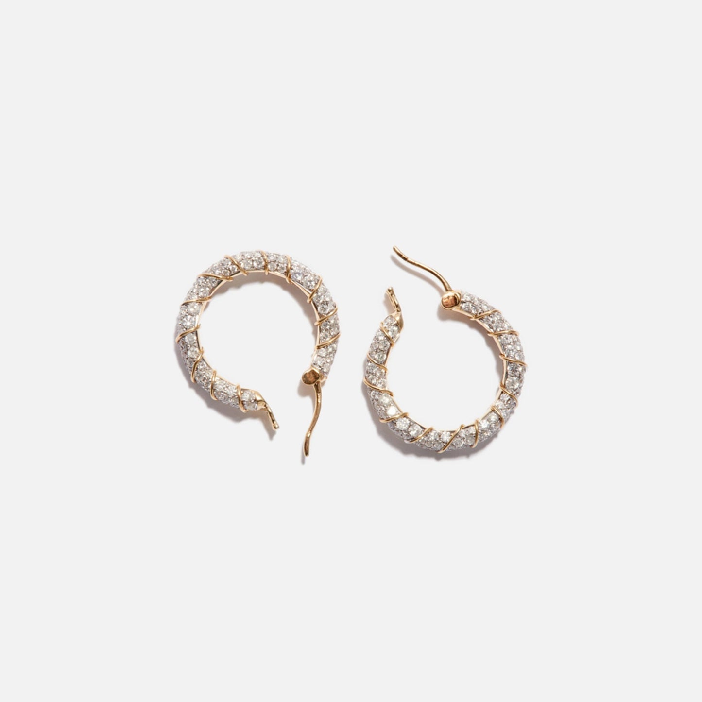 Yvonne Leon Paire De Creoles Twistees Diamants OJ Diamond Hoop - Yellow